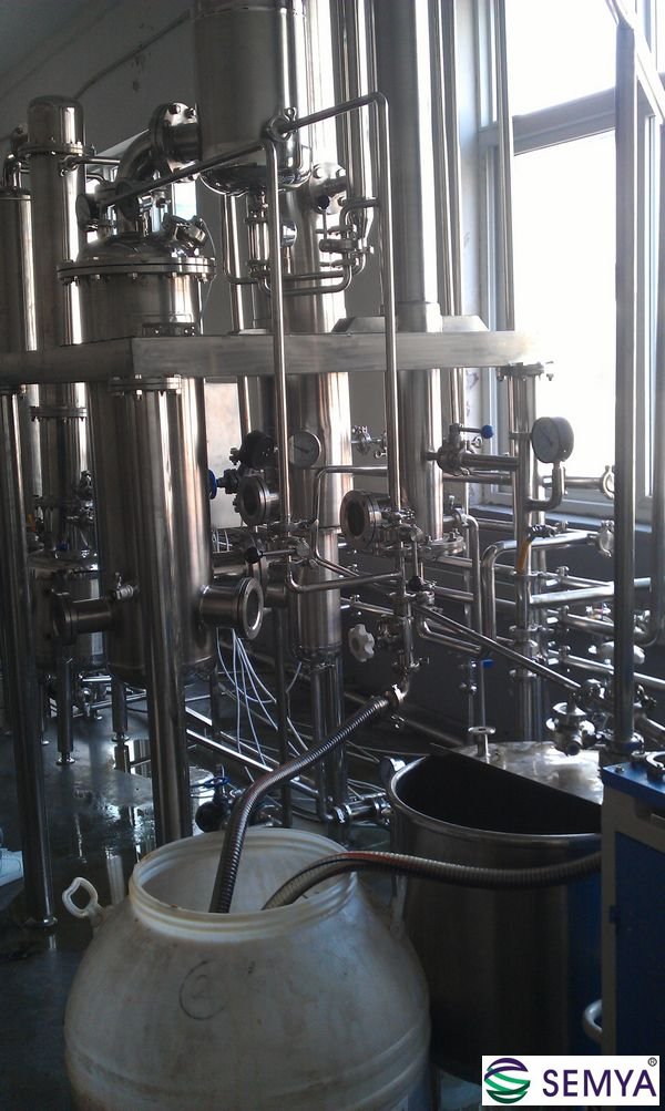 洛陽甘草糖漿濃縮實驗采用降膜蒸發(fā)器